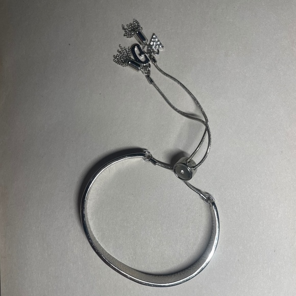 GUESS Bracelet💕 - Picture 2 of 2